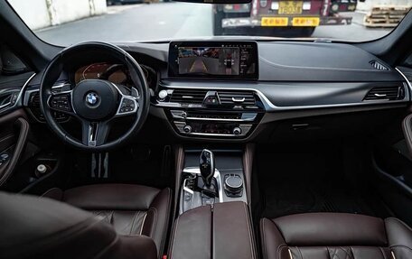 BMW 5 серия, 2022 год, 5 600 000 рублей, 13 фотография