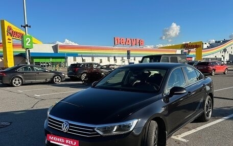 Volkswagen Passat B8 рестайлинг, 2015 год, 1 880 000 рублей, 2 фотография