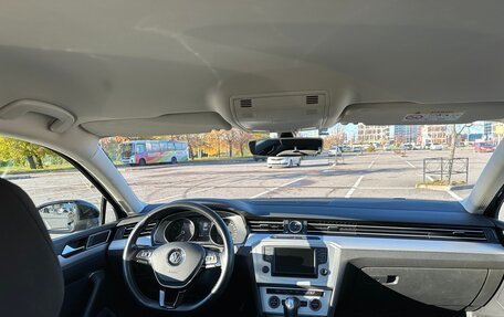 Volkswagen Passat B8 рестайлинг, 2015 год, 1 880 000 рублей, 14 фотография