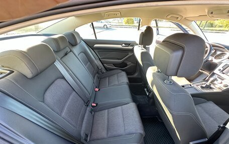 Volkswagen Passat B8 рестайлинг, 2015 год, 1 880 000 рублей, 23 фотография