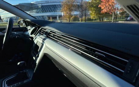 Volkswagen Passat B8 рестайлинг, 2015 год, 1 880 000 рублей, 20 фотография