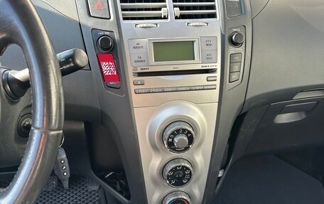 Toyota Yaris III рестайлинг, 2008 год, 550 000 рублей, 10 фотография