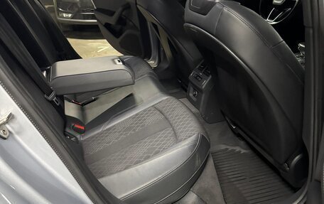 Audi A4, 2019 год, 2 500 000 рублей, 16 фотография