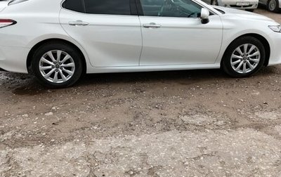 Toyota Camry, 2019 год, 3 300 000 рублей, 1 фотография