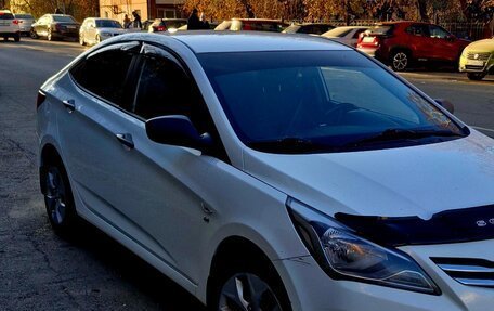 Hyundai Solaris II рестайлинг, 2014 год, 900 000 рублей, 3 фотография