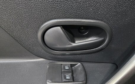 Renault Logan II, 2018 год, 745 000 рублей, 15 фотография