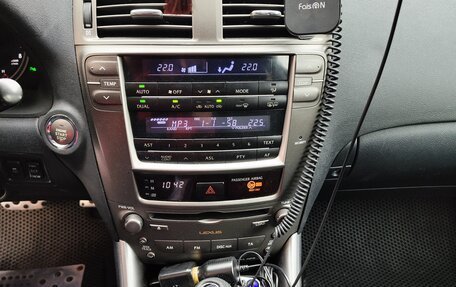 Lexus IS II рестайлинг 2, 2007 год, 1 400 000 рублей, 13 фотография