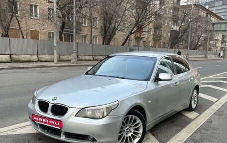 BMW 5 серия, 2005 год, 900 000 рублей, 3 фотография