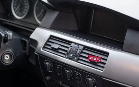 BMW 5 серия, 2005 год, 900 000 рублей, 10 фотография