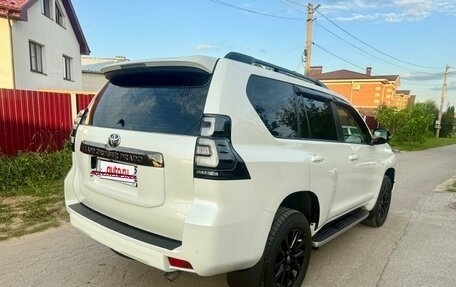 Toyota Land Cruiser Prado 150 рестайлинг 2, 2022 год, 8 200 000 рублей, 3 фотография