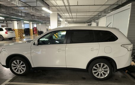 Mitsubishi Outlander III рестайлинг 3, 2014 год, 1 450 000 рублей, 5 фотография