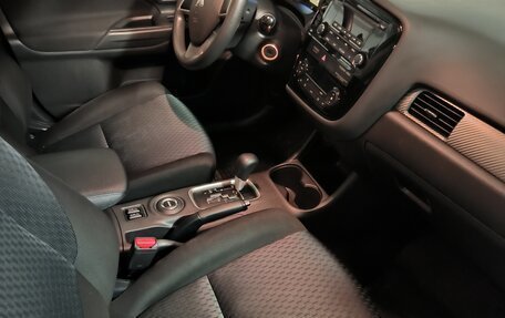 Mitsubishi Outlander III рестайлинг 3, 2014 год, 1 450 000 рублей, 8 фотография