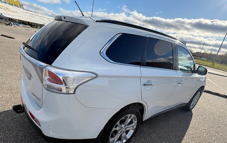 Mitsubishi Outlander III рестайлинг 3, 2014 год, 1 700 000 рублей, 9 фотография