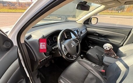 Mitsubishi Outlander III рестайлинг 3, 2014 год, 1 700 000 рублей, 6 фотография