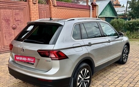 Volkswagen Tiguan II, 2020 год, 2 380 000 рублей, 3 фотография