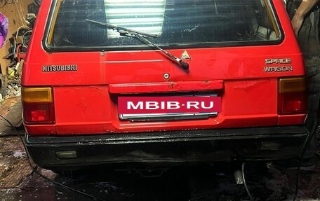 Mitsubishi Space Wagon III, 1985 год, 193 000 рублей, 4 фотография