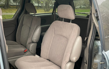 Chrysler Town & Country IV, 2003 год, 490 000 рублей, 18 фотография