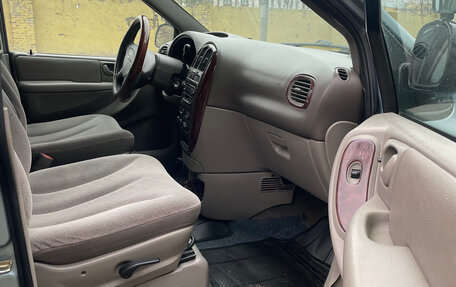 Chrysler Town & Country IV, 2003 год, 490 000 рублей, 13 фотография