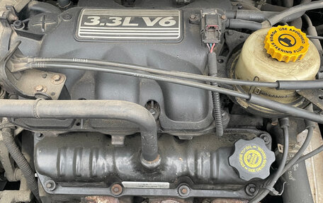 Chrysler Town & Country IV, 2003 год, 490 000 рублей, 15 фотография