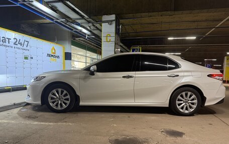 Toyota Camry, 2019 год, 3 050 000 рублей, 4 фотография