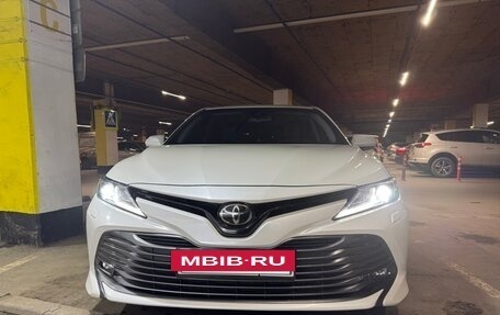 Toyota Camry, 2019 год, 3 050 000 рублей, 18 фотография