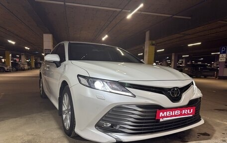 Toyota Camry, 2019 год, 3 050 000 рублей, 17 фотография