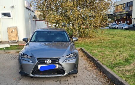 Lexus IS III, 2018 год, 2 490 000 рублей, 3 фотография