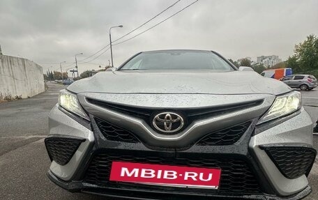 Toyota Camry, 2021 год, 2 450 000 рублей, 4 фотография