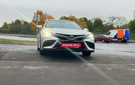 Toyota Camry, 2021 год, 2 450 000 рублей, 2 фотография