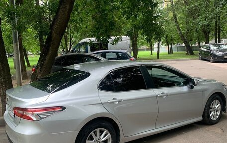 Toyota Camry, 2020 год, 2 100 000 рублей, 5 фотография
