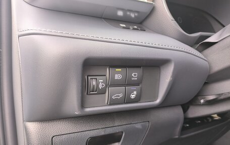 Toyota Highlander, 2025 год, 6 150 000 рублей, 31 фотография
