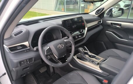 Toyota Highlander, 2025 год, 6 150 000 рублей, 37 фотография