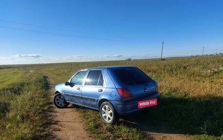 Ford Fiesta, 2001 год, 180 000 рублей, 4 фотография