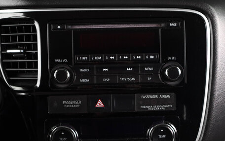 Mitsubishi Outlander III рестайлинг 3, 2017 год, 1 869 000 рублей, 13 фотография