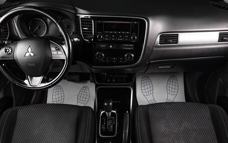 Mitsubishi Outlander III рестайлинг 3, 2017 год, 1 869 000 рублей, 6 фотография