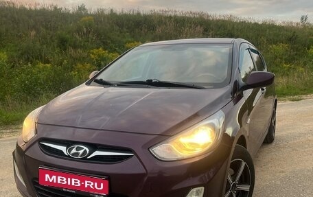 Hyundai Solaris II рестайлинг, 2012 год, 680 000 рублей, 1 фотография