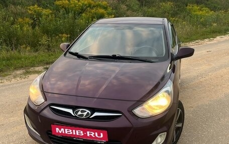 Hyundai Solaris II рестайлинг, 2012 год, 680 000 рублей, 4 фотография