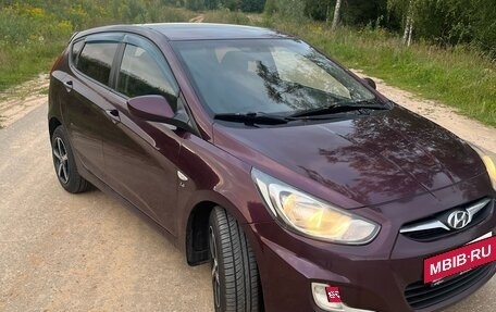 Hyundai Solaris II рестайлинг, 2012 год, 680 000 рублей, 8 фотография