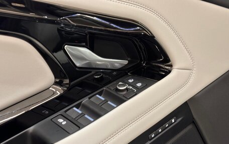 Land Rover Range Rover Evoque II, 2024 год, 7 080 000 рублей, 15 фотография