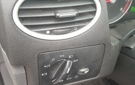 Ford Focus II рестайлинг, 2005 год, 380 000 рублей, 2 фотография