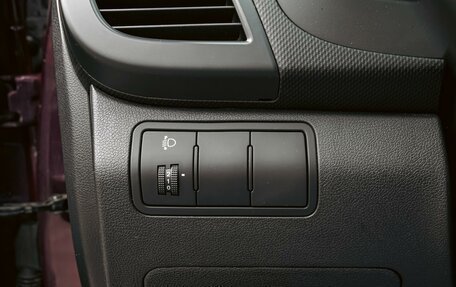 Hyundai Solaris II рестайлинг, 2011 год, 925 000 рублей, 15 фотография