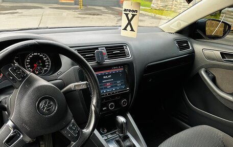 Volkswagen Jetta VI, 2011 год, 840 000 рублей, 6 фотография