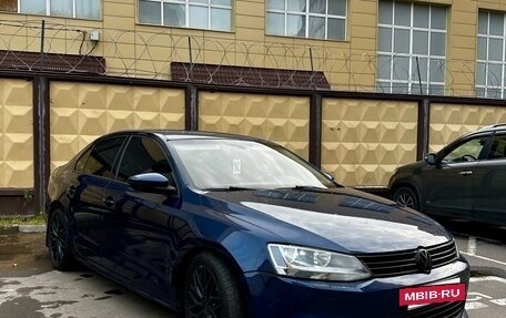 Volkswagen Jetta VI, 2011 год, 840 000 рублей, 4 фотография