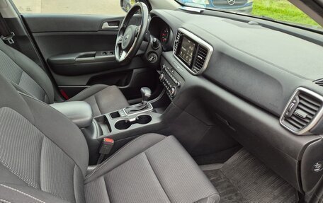 KIA Sportage IV рестайлинг, 2018 год, 2 100 000 рублей, 5 фотография