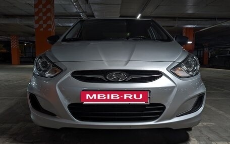 Hyundai Solaris II рестайлинг, 2013 год, 650 000 рублей, 2 фотография