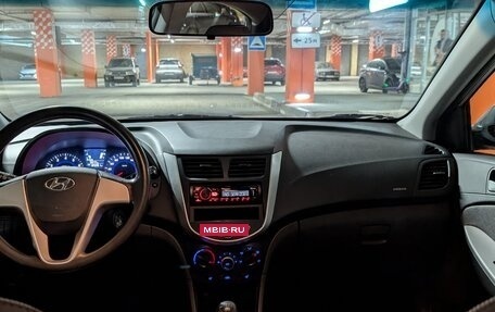 Hyundai Solaris II рестайлинг, 2013 год, 650 000 рублей, 10 фотография