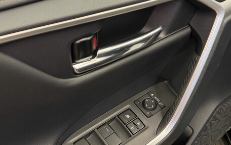 Toyota RAV4, 2024 год, 4 200 000 рублей, 8 фотография