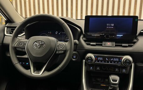 Toyota RAV4, 2024 год, 4 200 000 рублей, 6 фотография