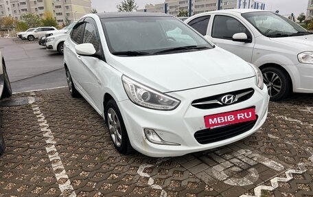 Hyundai Solaris II рестайлинг, 2013 год, 790 000 рублей, 2 фотография