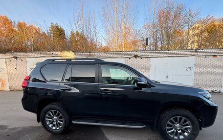 Toyota Land Cruiser Prado 150 рестайлинг 2, 2018 год, 4 000 000 рублей, 2 фотография